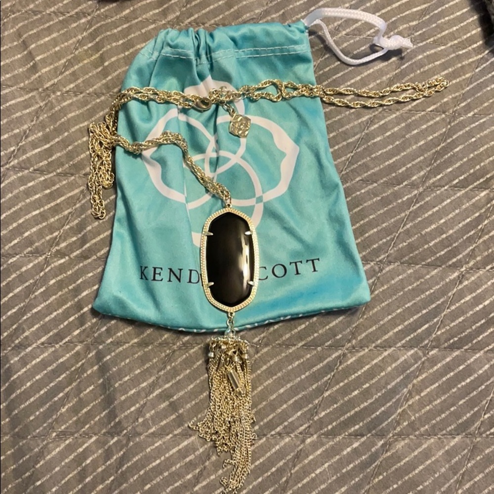 Kendra Scott necklace
